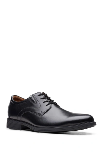Clarks Whiddon Plaid Toe Oxford In Black Leather