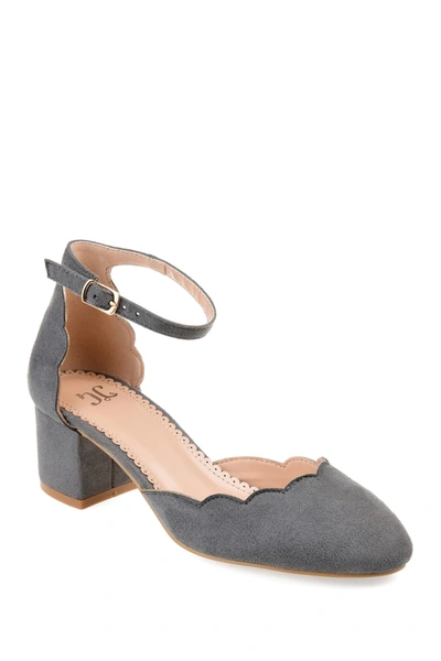 Journee Collection Journee Edna Scallop Trim Pump In Grey