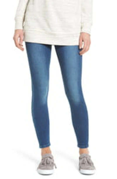 Lyssé Toothpick Denim Leggings In Mid Wash