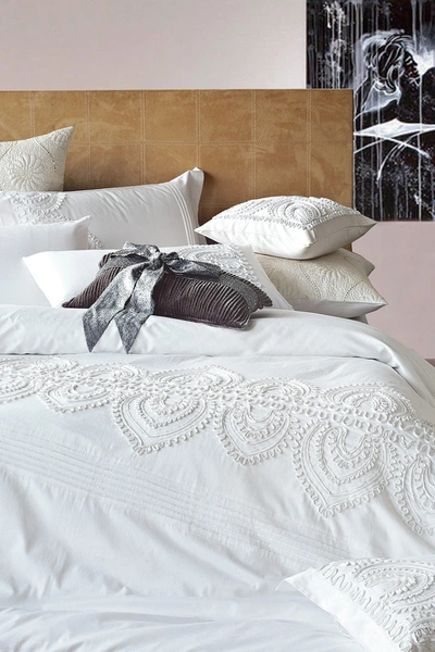 Melange Padma Embroidered Duvet 3-piece Set In White