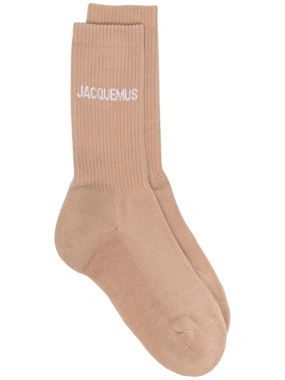 Jacquemus Logo-print Ankle Socks In Brown