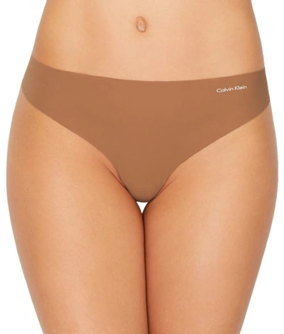 Calvin Klein Invisibles Thong In Sandalwood