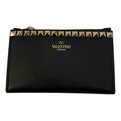 Pre-owned Valentino Garavani Leather Wallet In Black