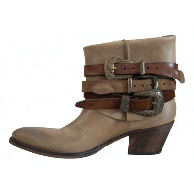 Pre-owned Elena Iachi Leather Western Boots In Camel