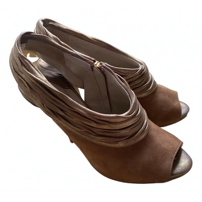 Pre-owned Le Silla Sandals In Camel