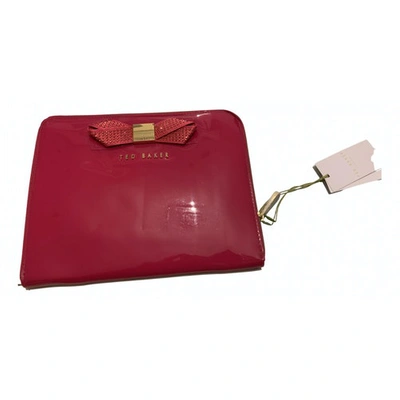 Pre-owned Ted Baker Patent Leather Purse In Pink