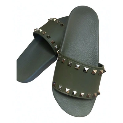 Pre-owned Valentino Garavani Rockstud Khaki Rubber Sandals