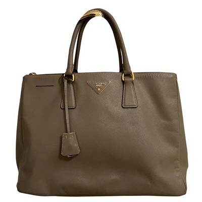 Pre-owned Prada Galleria Leather Handbag In Grey