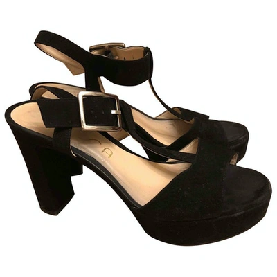 Pre-owned Unisa Sandals In Black