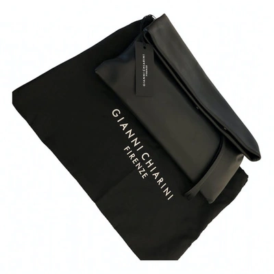 Pre-owned Gianni Chiarini Leather Clutch Bag In Black