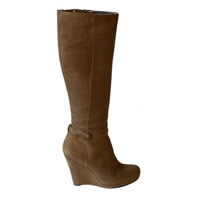 Pre-owned Dkny Boots In Beige