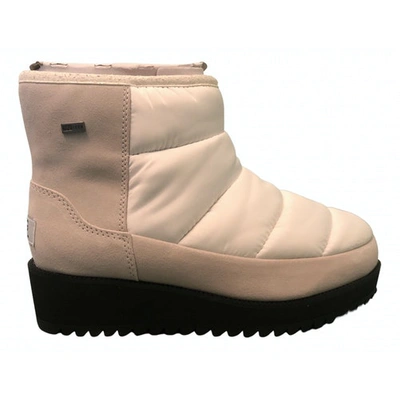 Pre-owned Ugg Snow Boots In White