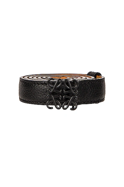 Loewe Tonal Anagram Plaque Thin Leather Belt In Black