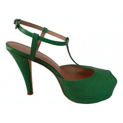 Pre-owned Lola Cruz Leather Sandals In Green