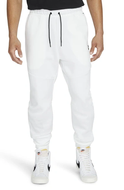 Nike Sportswear Slim Fit Tech Fleece Jogger Pants In White/black