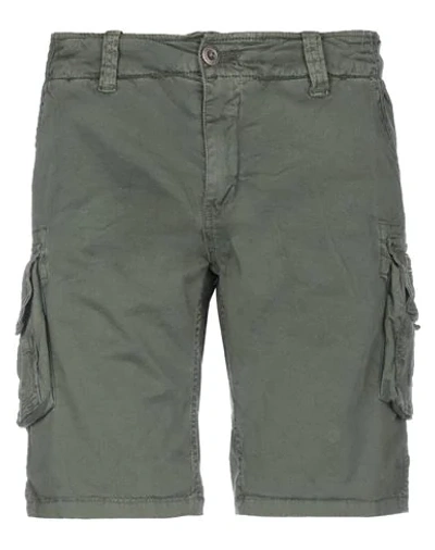 Alpha Industries Shorts & Bermuda In Military Green