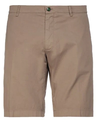 Berwich Shorts & Bermuda Shorts In Camel