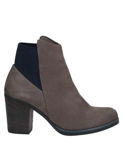 Bueno Ankle Boot In Grey