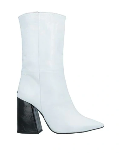 Chio Knee Boots In White