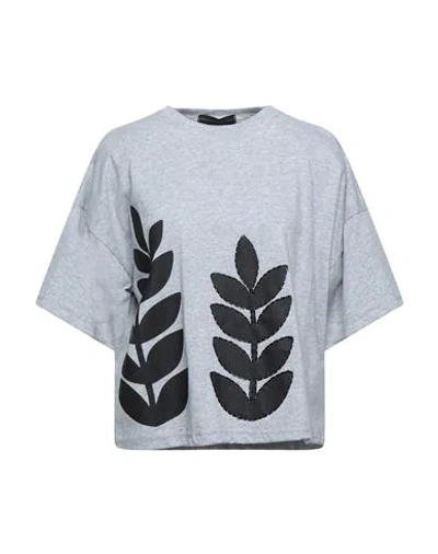 Alessandro Dell'acqua T-shirts In Grey