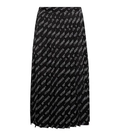 Vetements Allover Logo Pleated Viscose Blend Skirt In Black