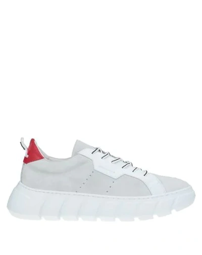 Attimonelli's Sneakers In White
