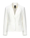 Access Fashion Suit Jackets In White