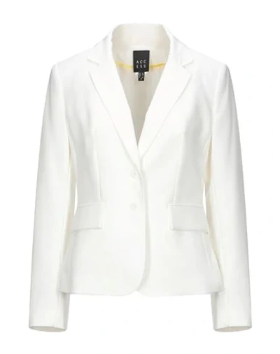 Access Fashion Suit Jackets In White
