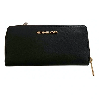 Pre-owned Michael Kors Jet Set Leather Clutch In Black