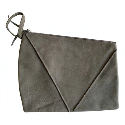 Pre-owned Simona Tagliaferri Leather Clutch Bag In Grey