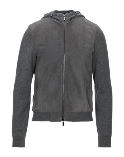 Moorer Bomber In Lead