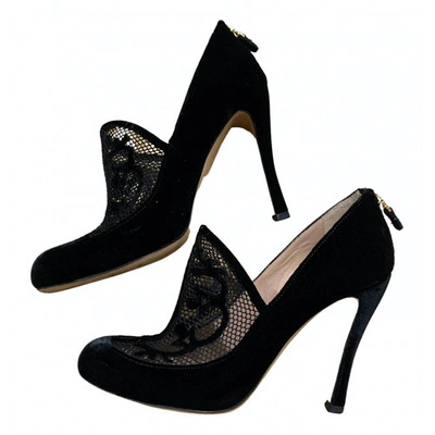 Pre-owned Emporio Armani Velvet Heels In Black