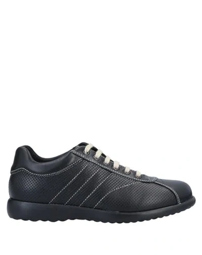 Frau Sneakers In Black