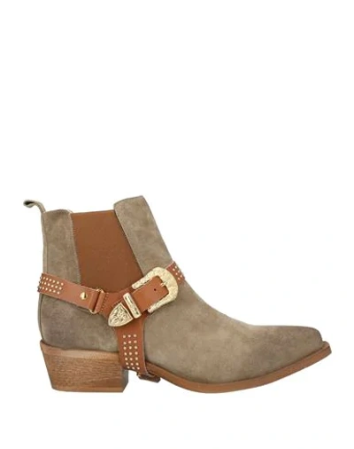 Manila Grace Ankle Boots In Beige