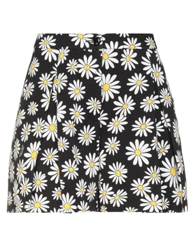 Boutique Moschino Shorts In Black