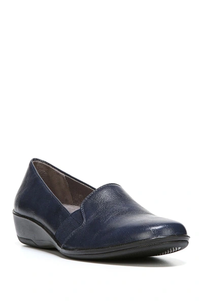 Lifestride Isabelle Loafer In Lux Navy