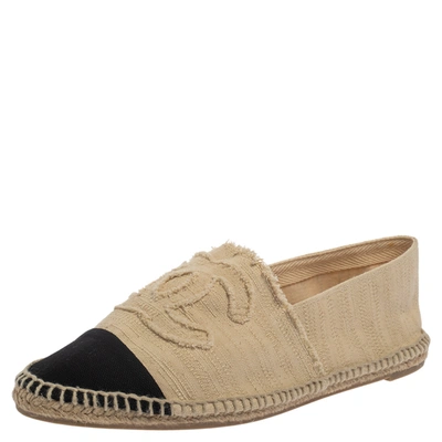 Pre-owned Chanel Beige/black Canvas Cc Cap Toe Espadrille Flats Size 41