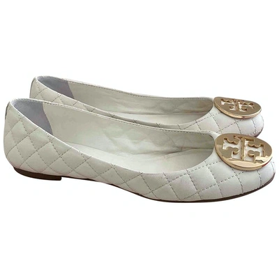 Pre-owned Tory Burch Leather Ballet Flats In White