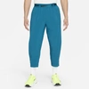 Nike Men's Sport Clash Cropped Training Pants In Green Abyss,mean Green