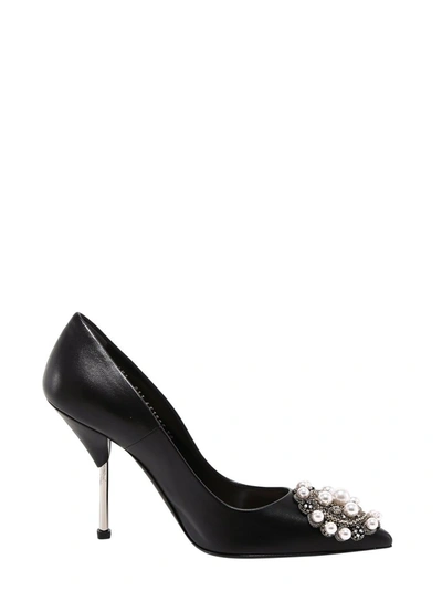 Alexander Mcqueen Faux-pearl Embellished Leather Pumps In Black