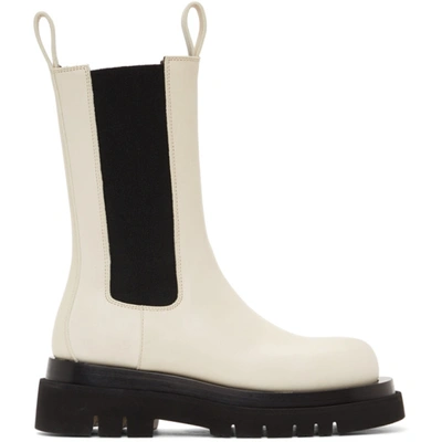 Bottega Veneta 55mm Lug Leather Beatle Boots In White,black