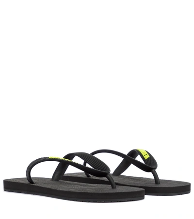 Vetements Logo Thong Sandals In Black