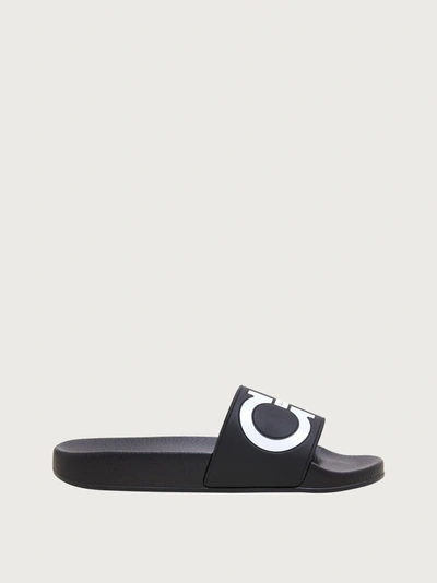 Ferragamo Gancini-print Open-toe Slides In Nero White