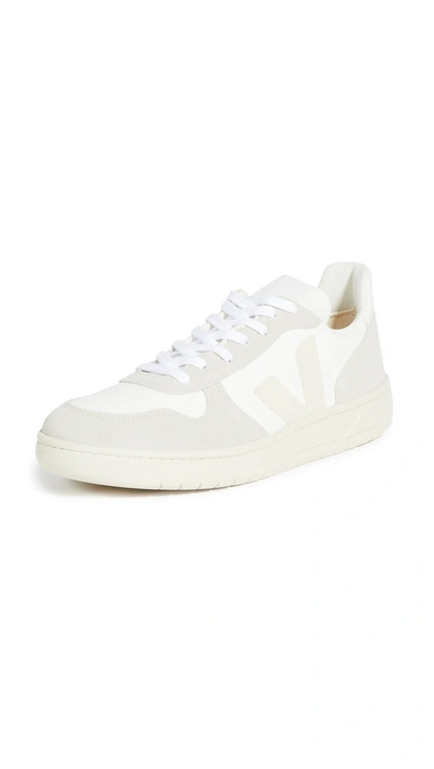 Veja V-10 Trainers In White/natural/pierre