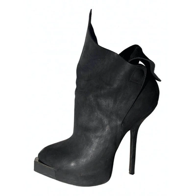 Pre-owned Cinzia Araia Ankle Boots In Black