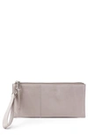 Hobo Vida Clutch In Driftwood