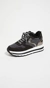 Voile Blanche Women's Maran Shearling Low Top Sneakers In Nero-grigio In Black/grey