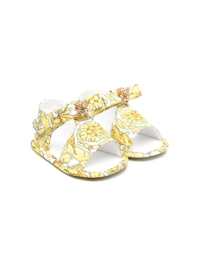 Young Versace Babies' Barocco 印花凉鞋 In Gold