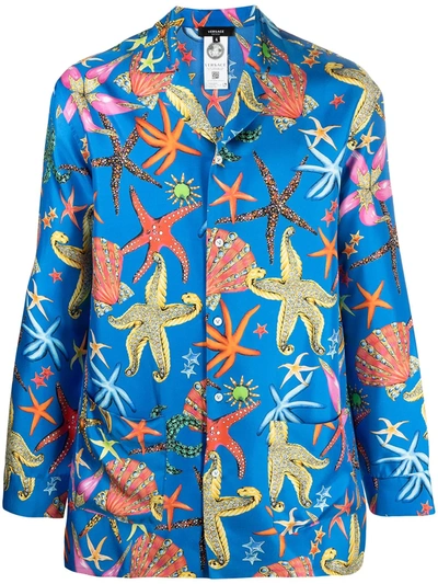 Versace Trésor De La Mer-print Silk Pyjama Shirt In 5u020 Blue