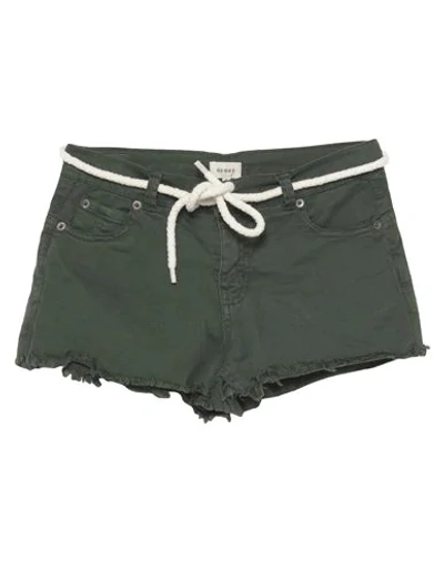 Scout Shorts & Bermuda Shorts In Military Green